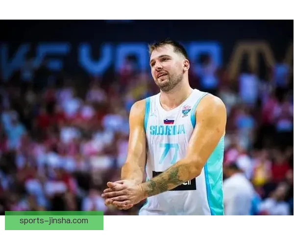 海斯谈防守责任与东契奇复出挑战 强调禁区防守与避免再次吃T